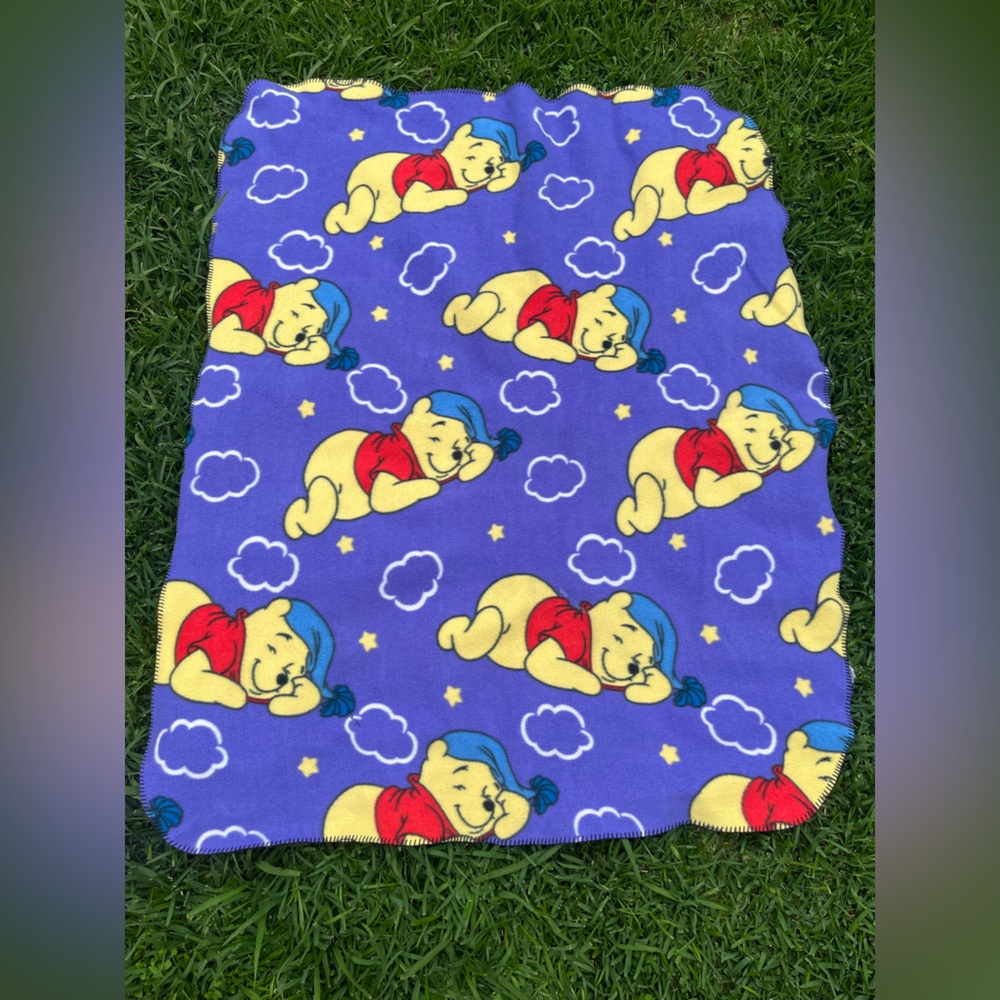 Disney Winnie the Pooh Kids Blanket - Red